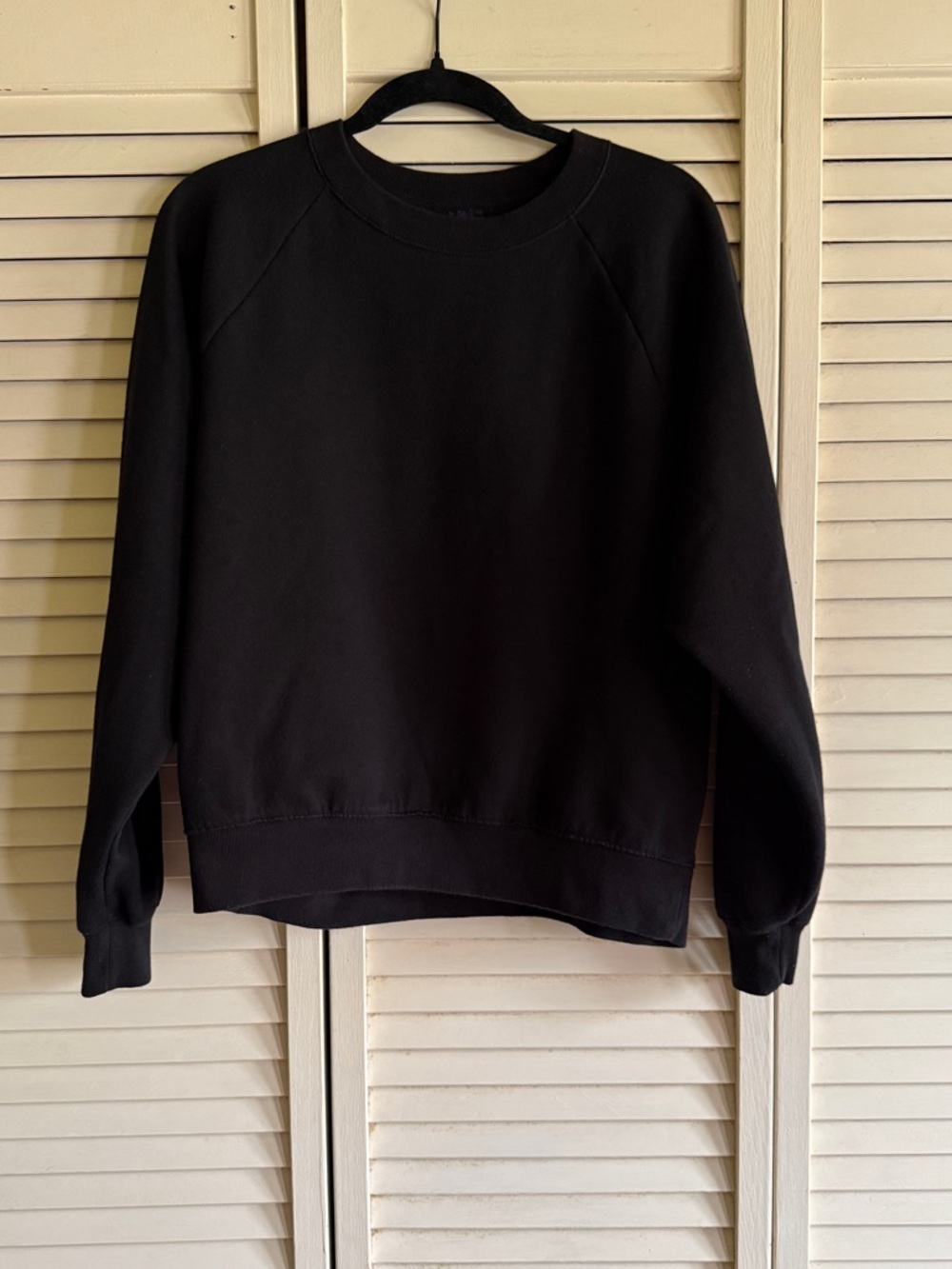 GAP Women’s VintageSoft Raglan Sweatshirt, Size Small, Color Black
